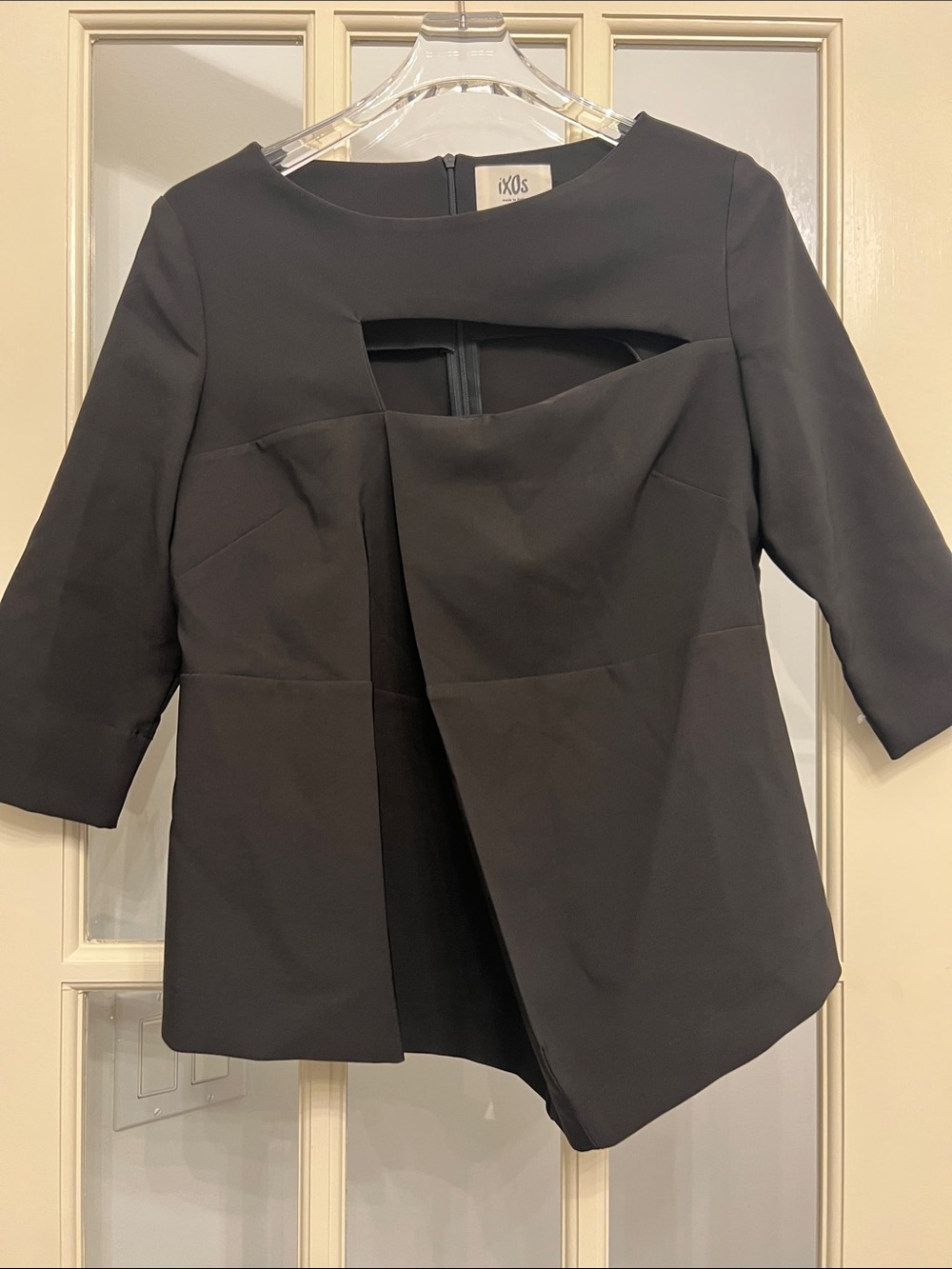 ixós Black Asymmetric Peekaboo Blouse